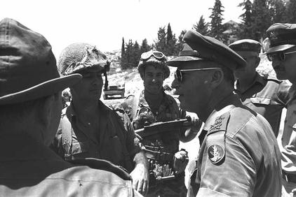 Chief of Staff Rabin and Aluf Ezer Weizman talking to soldiers in Jerusalem. -GPO 06/03/1967